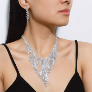 Ultra-Luxurious Claw Chain Necklace and Earring Set - Two-Piece Jewelry Set for Dresses and Wedding Gowns, Versatile Accessories