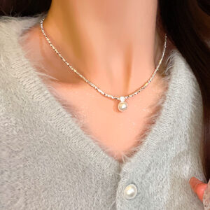 Fashionable and versatile necklace