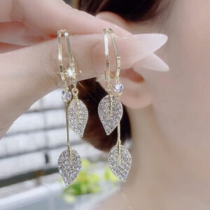 New trendy and stylish Korean-style earrings