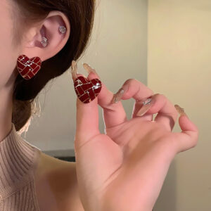 French vintage-style wine-red heart earrings